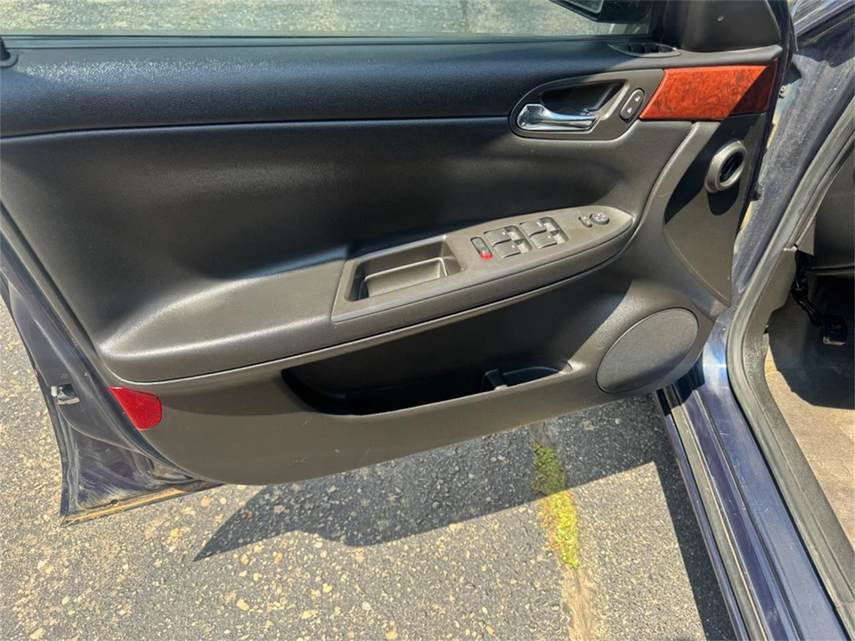 2008 Chevrolet Impala 9th Gen - Image 13 of 31
