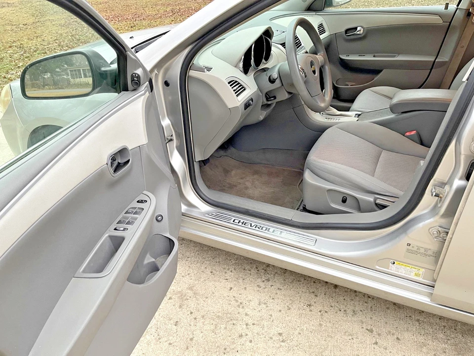 2008 Chevrolet Malibu - Image 9 of 19