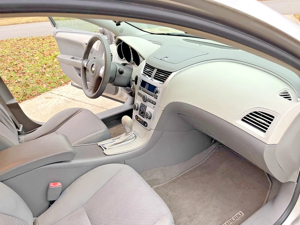 2008 Chevrolet Malibu - Image 16 of 19