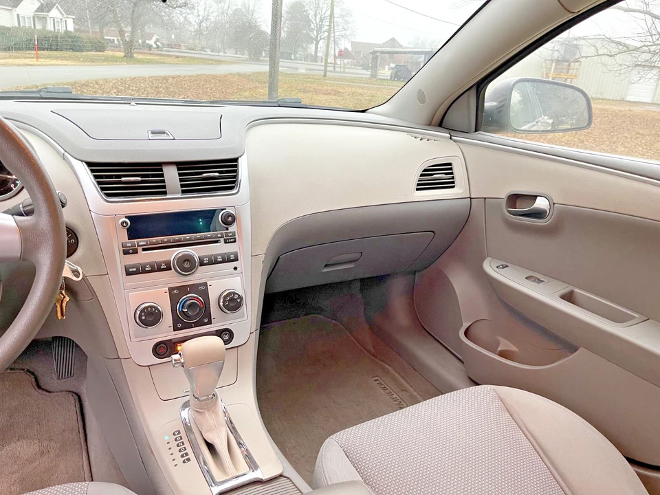 2008 Chevrolet Malibu - Image 11 of 19