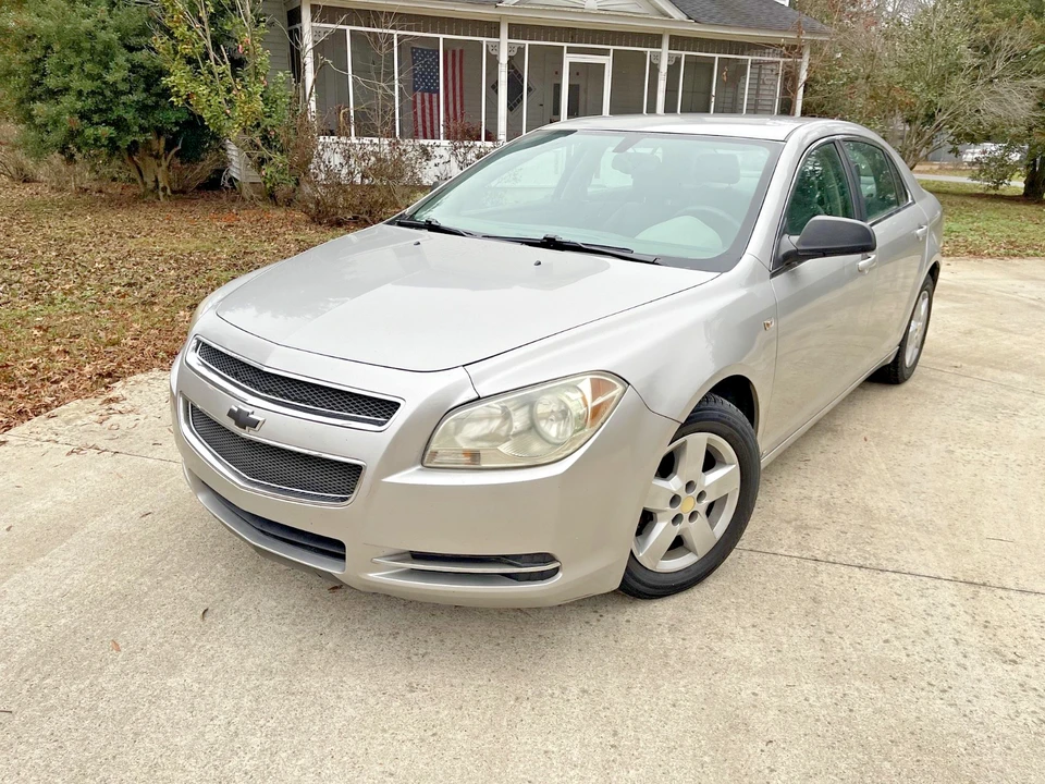 2008 Chevrolet Malibu - Image 2 of 19