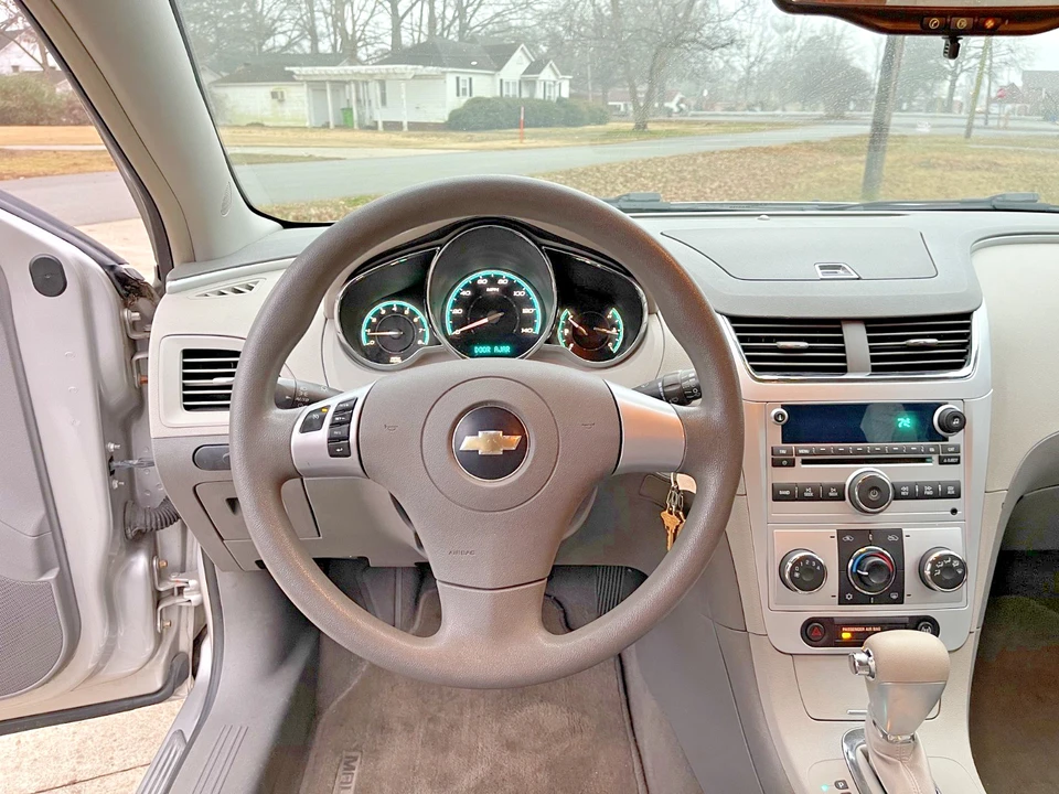2008 Chevrolet Malibu - Image 10 of 19
