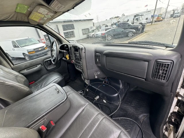 2008 Chevrolet - Image 12 of 16