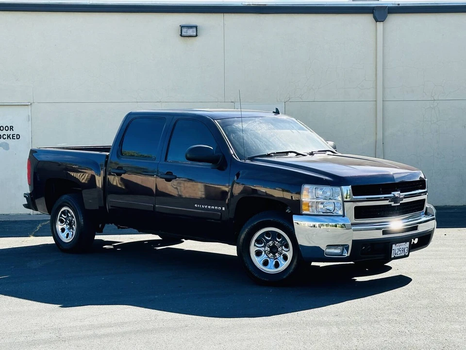 2008 Chevrolet Silverado 2nd Gen - Image 2 of 12