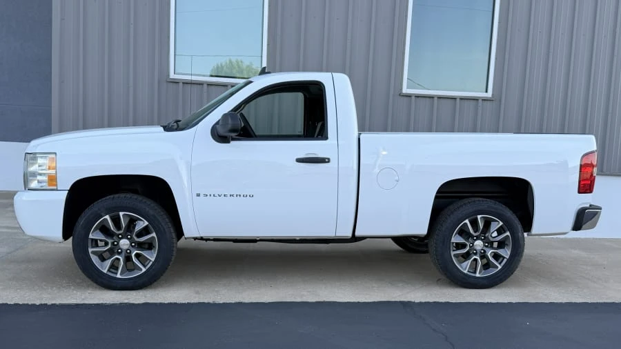 2008 Chevrolet Silverado 2nd Gen - Image 2 of 8