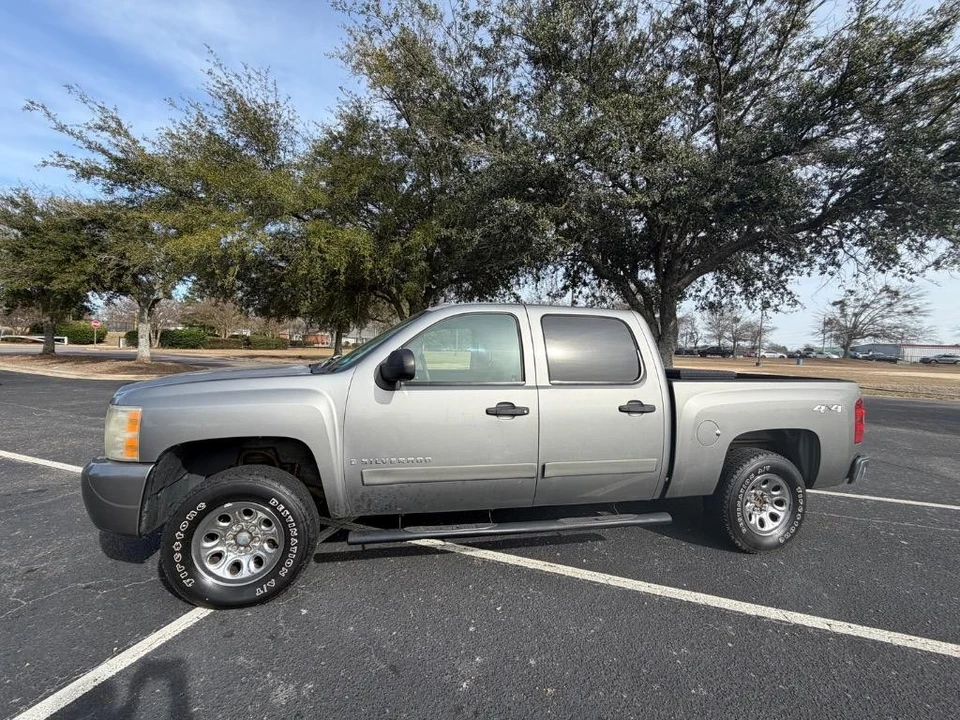 2008 Chevrolet Silverado 2nd Gen - Image 2 of 21