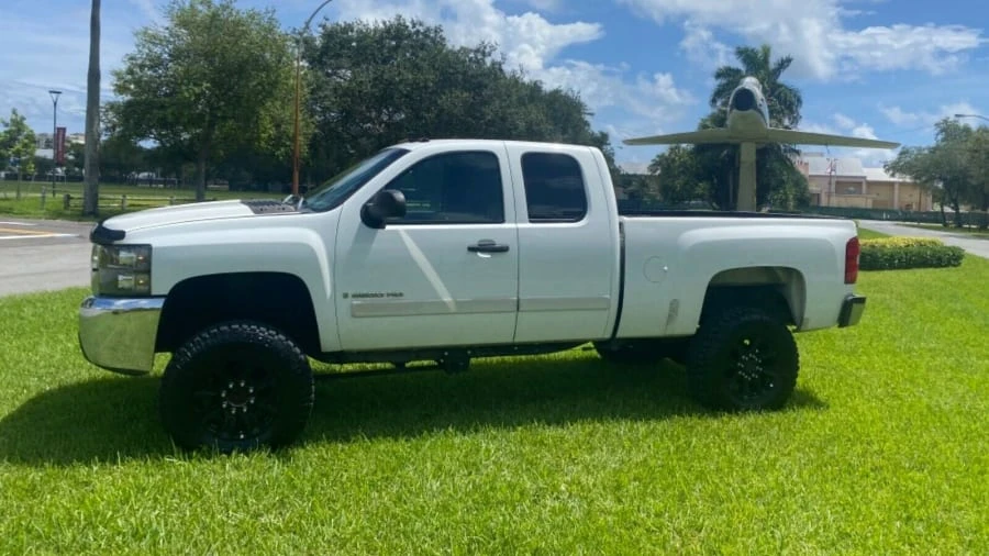 2008 Chevrolet Silverado 2nd Gen - Image 2 of 12