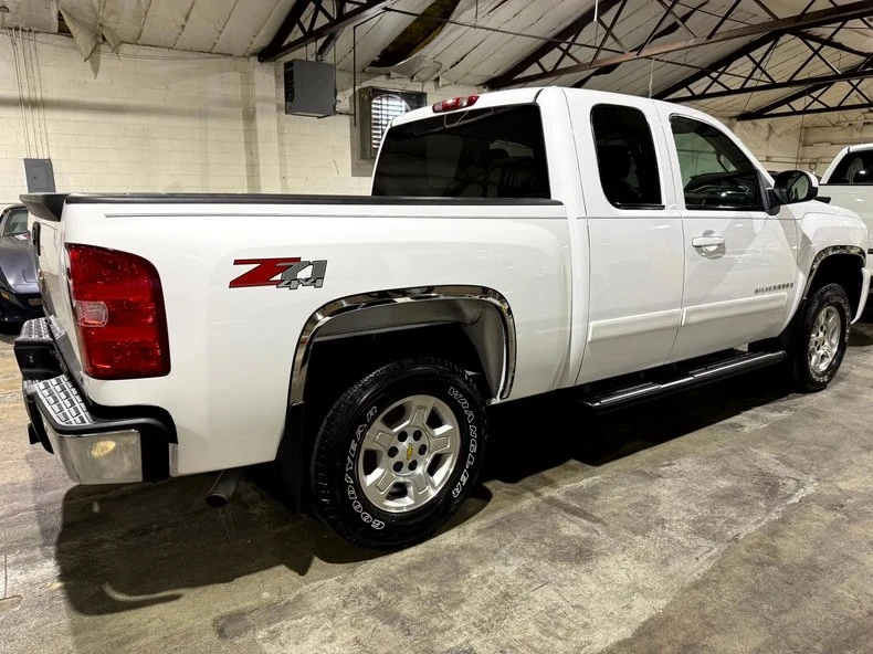 2008 Chevrolet Silverado 2nd Gen - Image 2 of 19