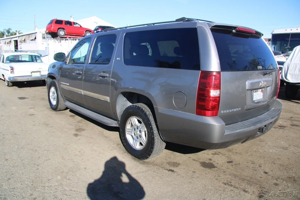 2008 Chevrolet Suburban 10th Gen - Image 5 of 21