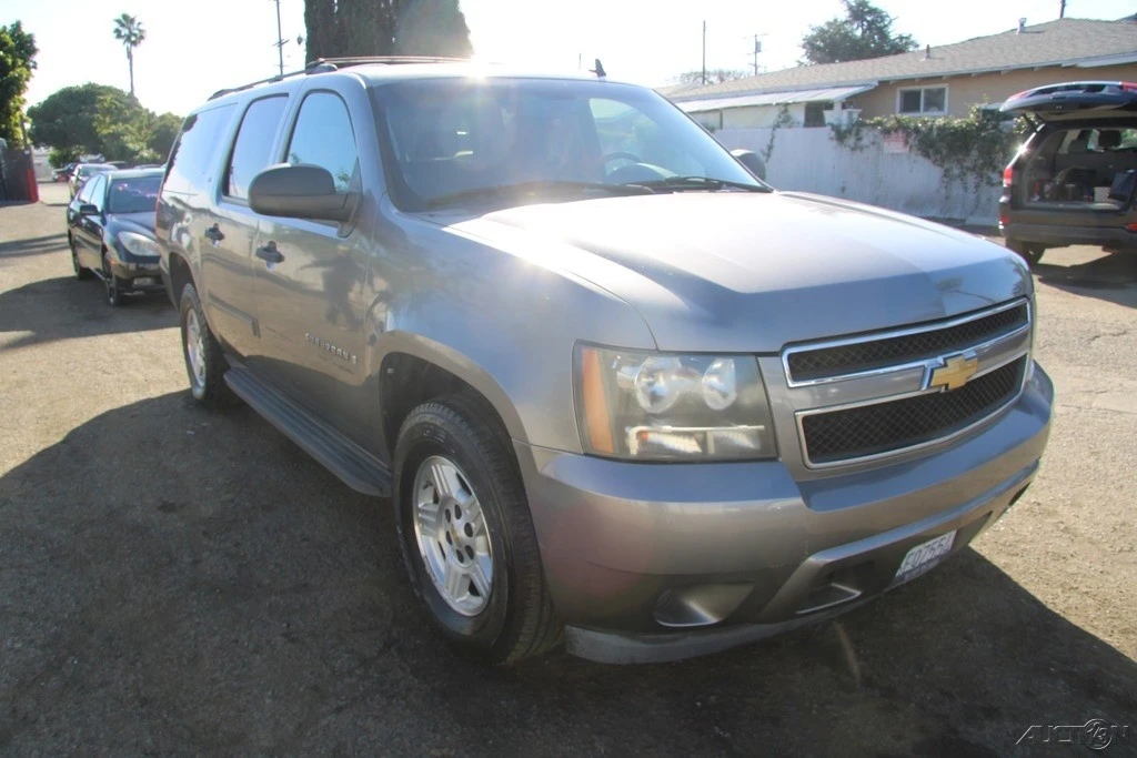 2008 Chevrolet Suburban 10th Gen - Image 10 of 21