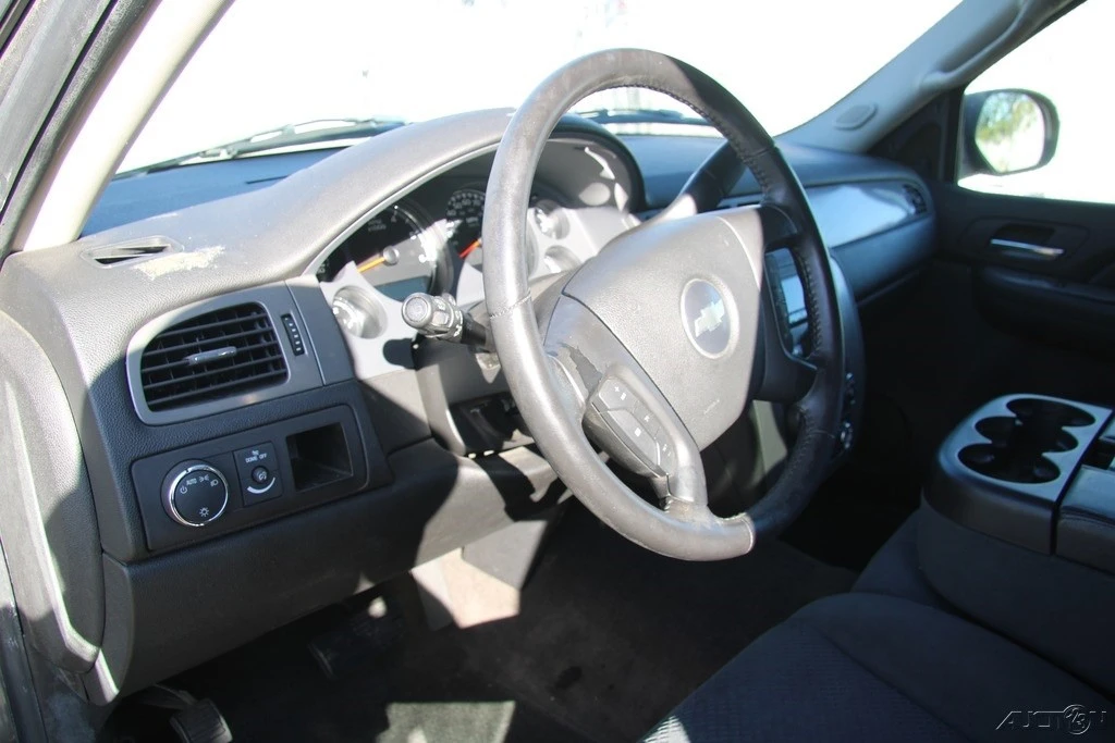 2008 Chevrolet Suburban 10th Gen - Image 15 of 21