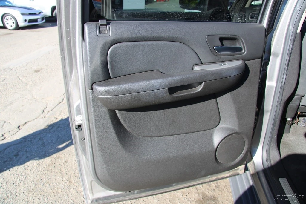 2008 Chevrolet Suburban 10th Gen - Image 19 of 21
