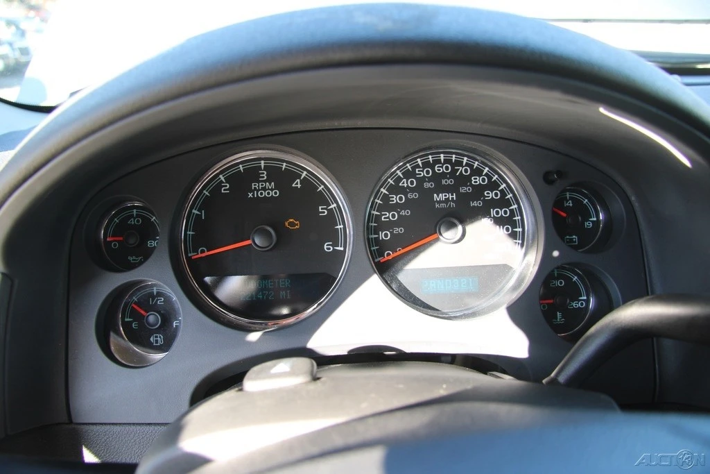 2008 Chevrolet Suburban 10th Gen - Image 16 of 21