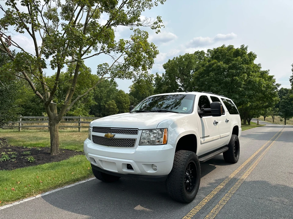 2008 Chevrolet Suburban 10th Gen - Image 18 of 31