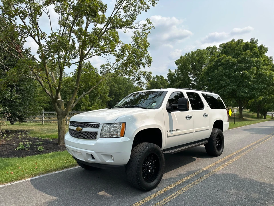 2008 Chevrolet Suburban 10th Gen - Image 21 of 31