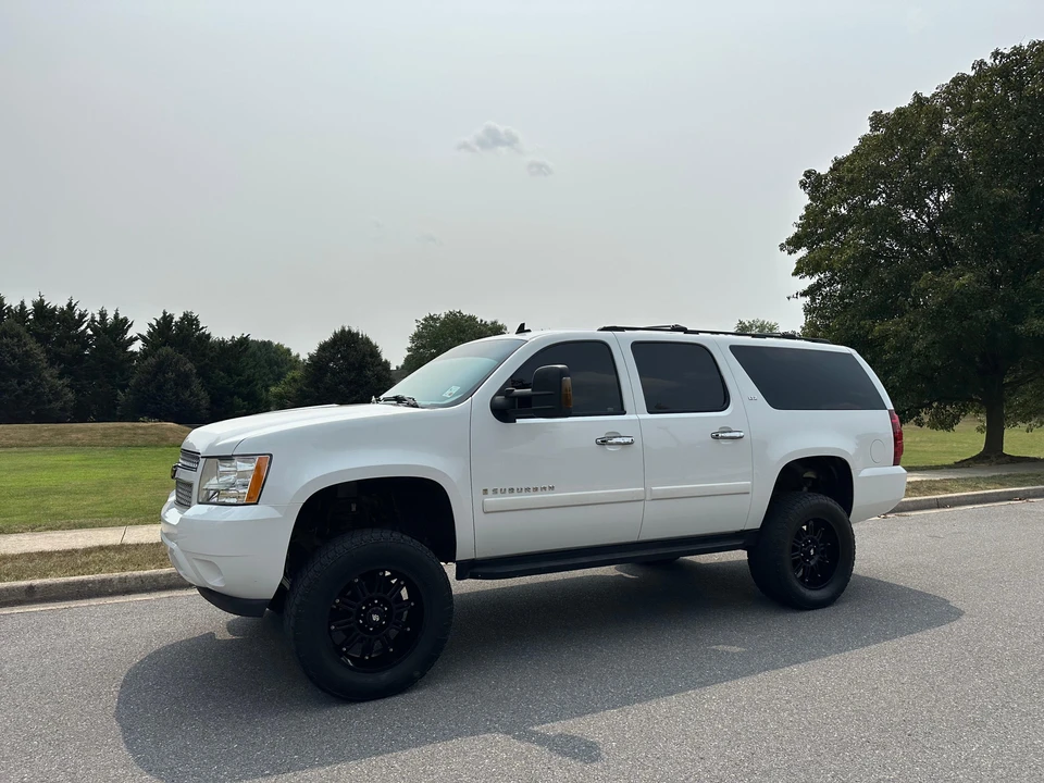 2008 Chevrolet Suburban 10th Gen - Image 28 of 31