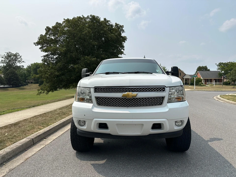 2008 Chevrolet Suburban 10th Gen - Image 7 of 31