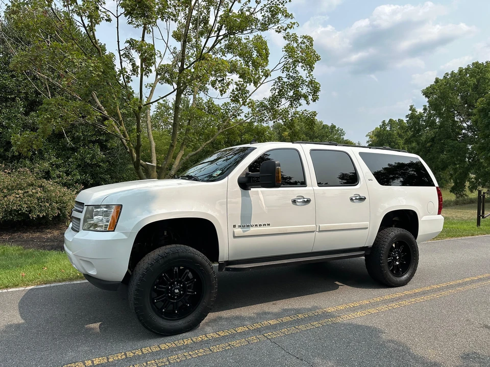 2008 Chevrolet Suburban 10th Gen - Image 27 of 31