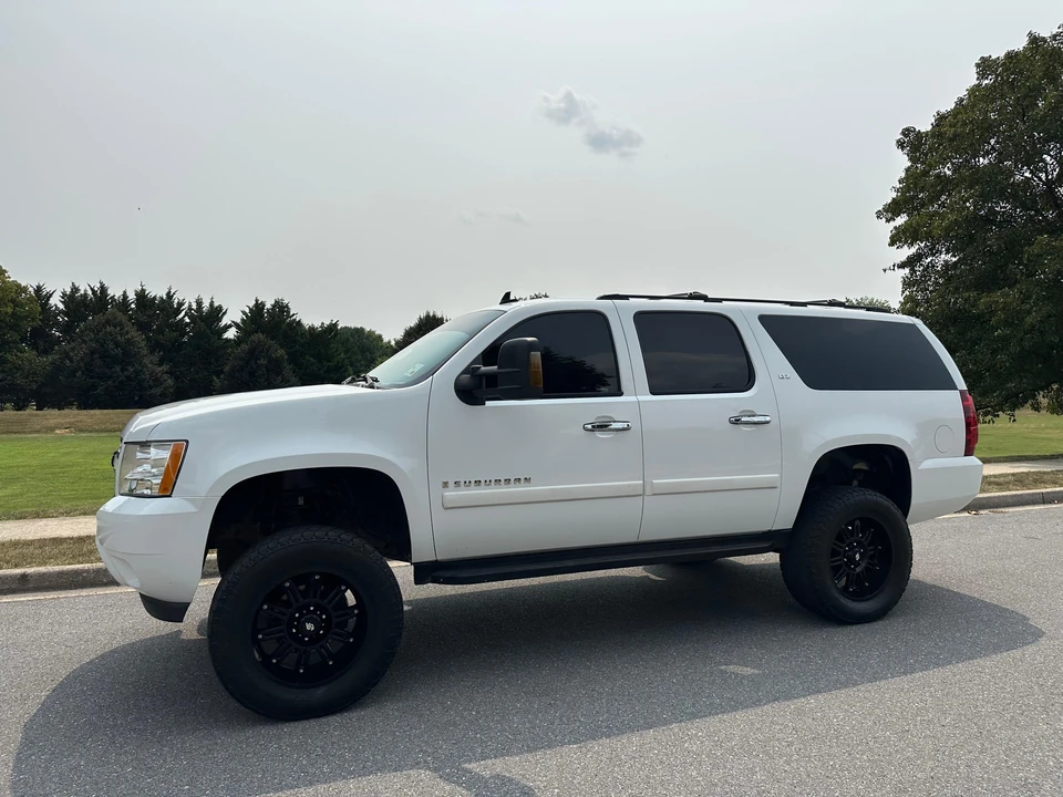 2008 Chevrolet Suburban 10th Gen - Image 29 of 31
