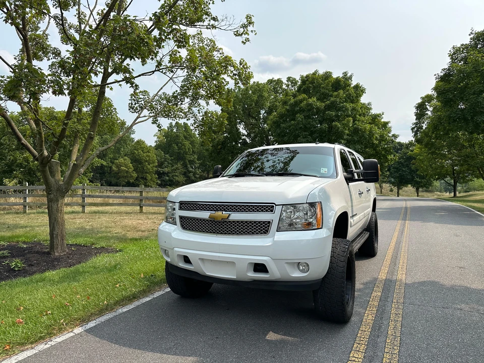 2008 Chevrolet Suburban 10th Gen - Image 12 of 31