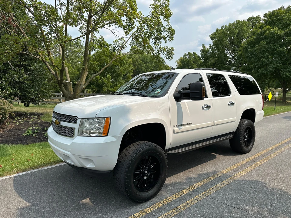 2008 Chevrolet Suburban 10th Gen - Image 23 of 31
