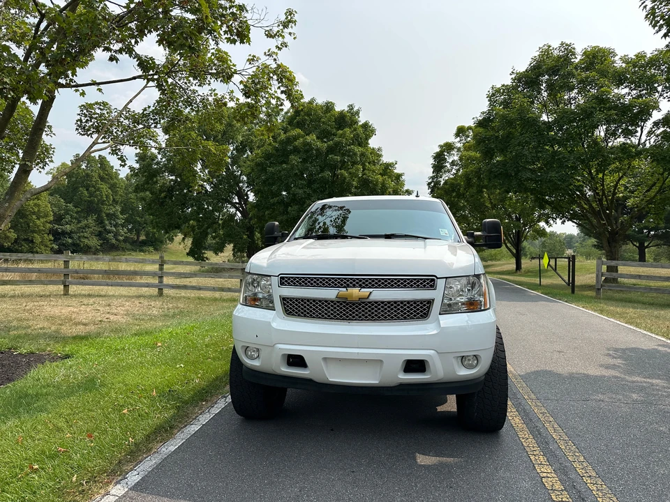 2008 Chevrolet Suburban 10th Gen - Image 9 of 31
