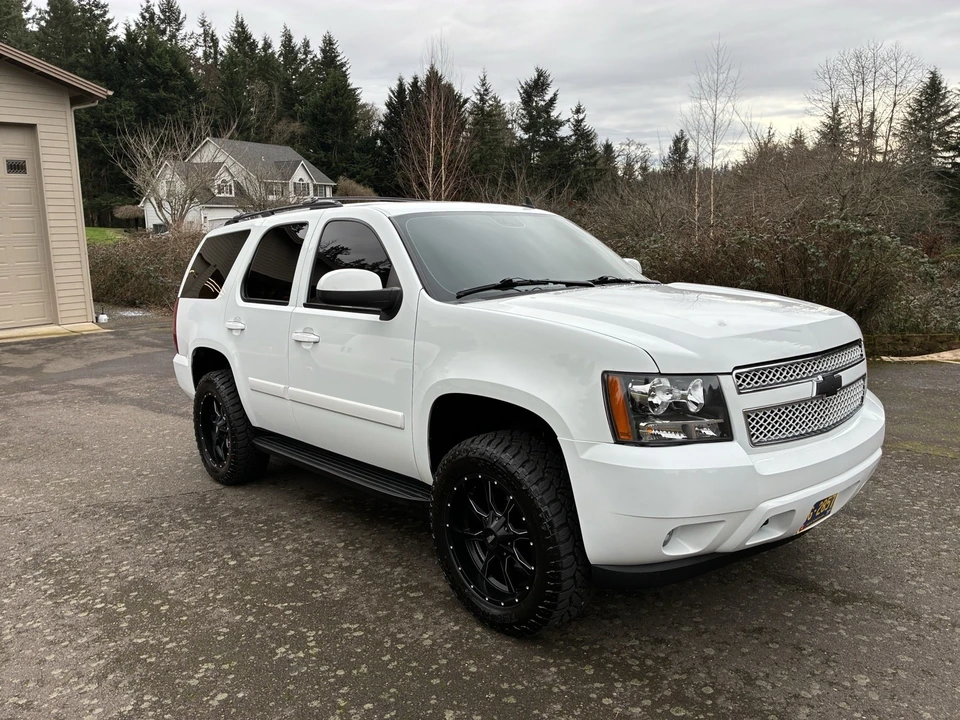 2008 Chevrolet Tahoe 3rd Gen - Image 2 of 12