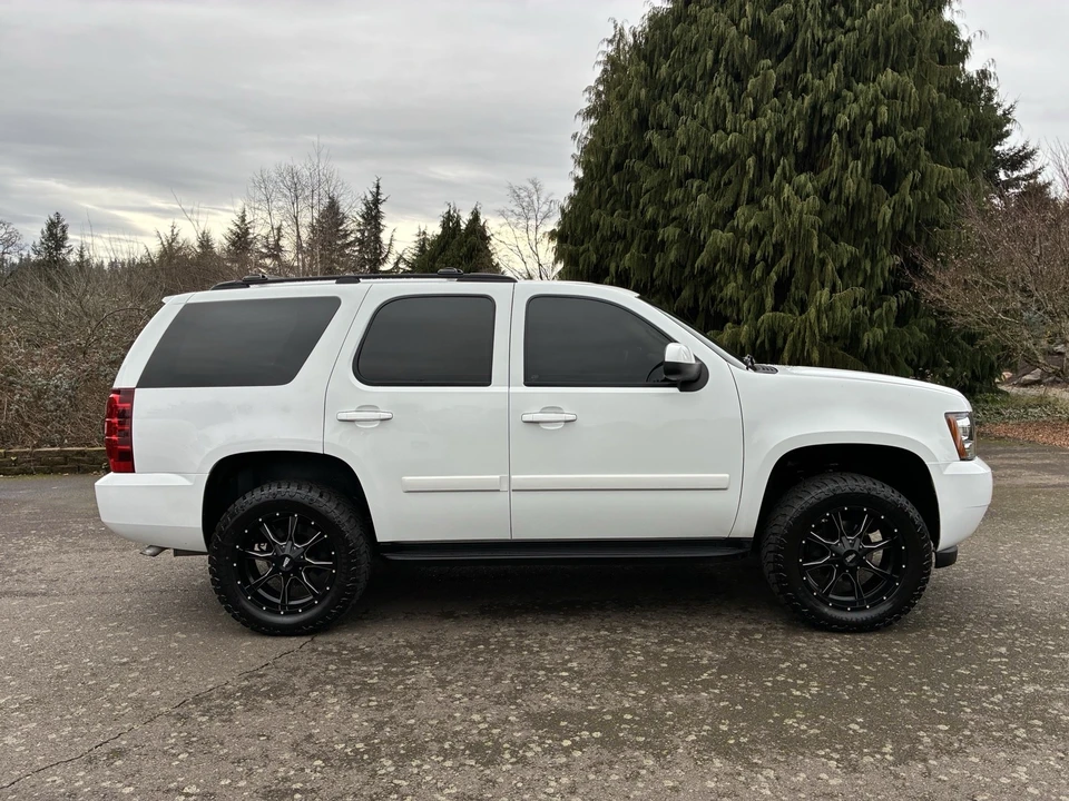 2008 Chevrolet Tahoe 3rd Gen - Image 3 of 12