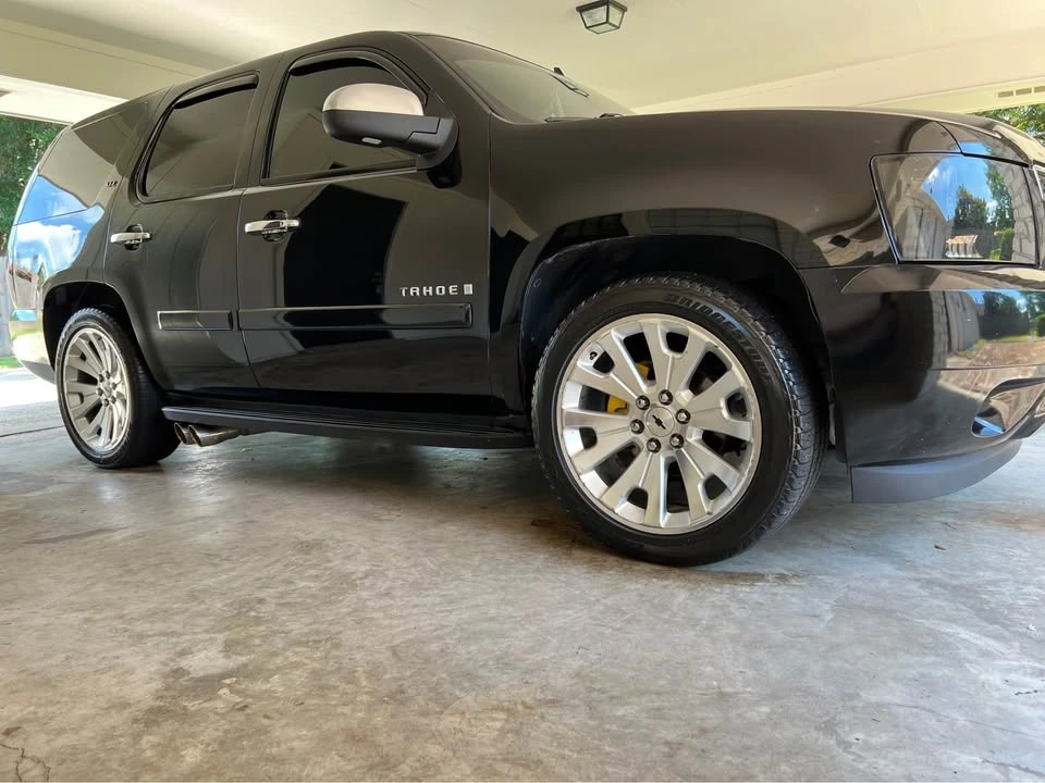 2008 Chevrolet Tahoe 3rd Gen - Image 2 of 11