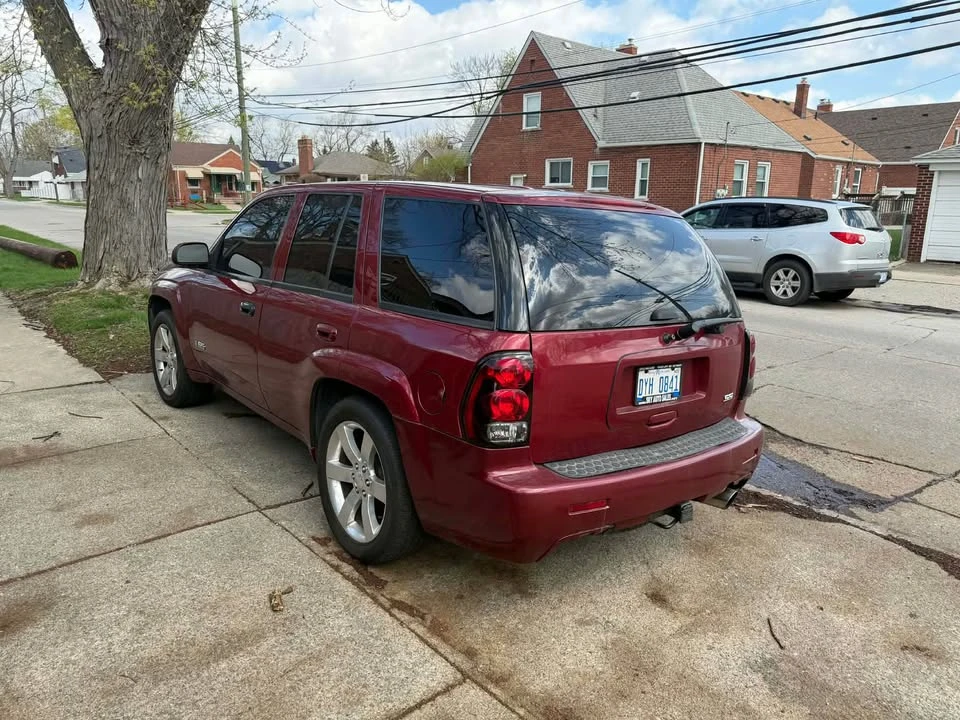 2008 Chevrolet Trailblazer - Image 2 of 3