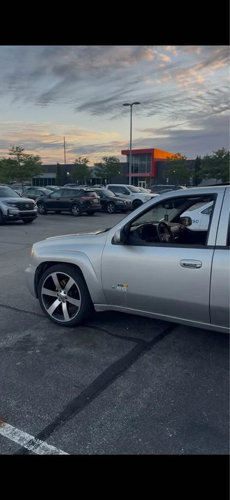 2008 Chevrolet Trailblazer - Image 2 of 6