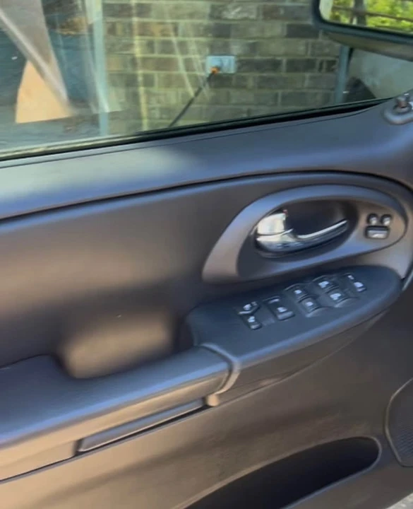 2008 Chevrolet Trailblazer - Image 17 of 19