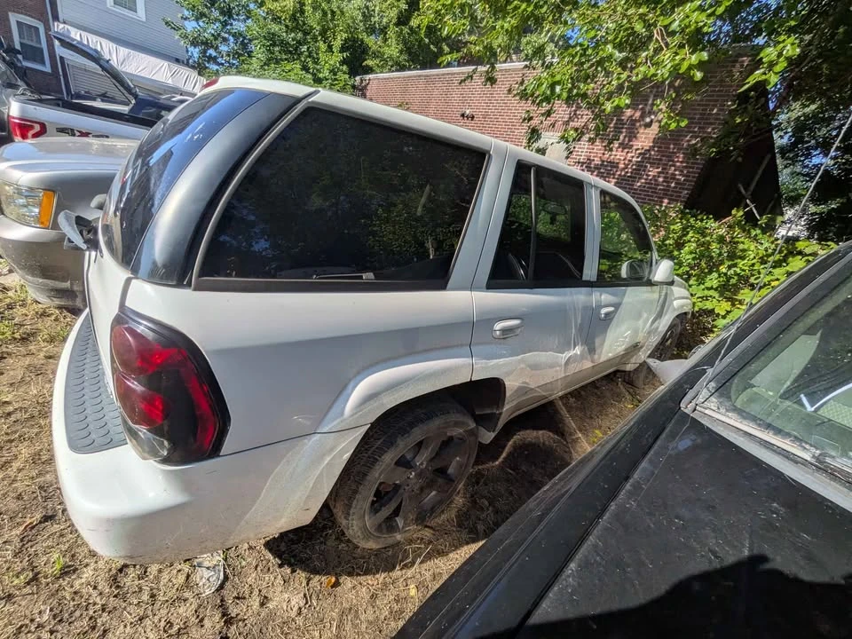 2008 Chevrolet Trailblazer - Image 2 of 10