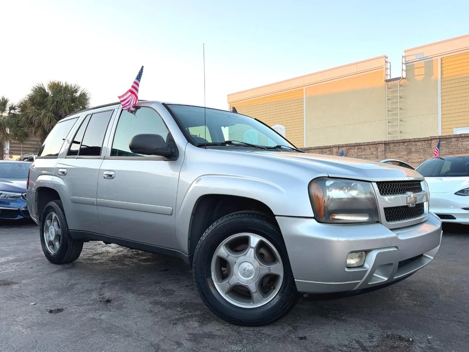 2008 Chevrolet Trailblazer - Image 2 of 21