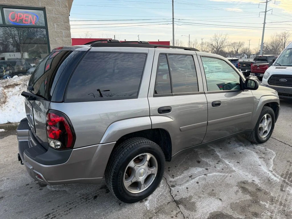 2008 Chevrolet Trailblazer - Image 5 of 12