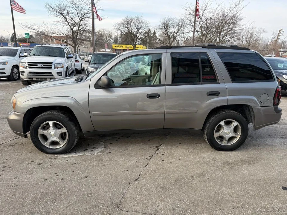 2008 Chevrolet Trailblazer - Image 2 of 12
