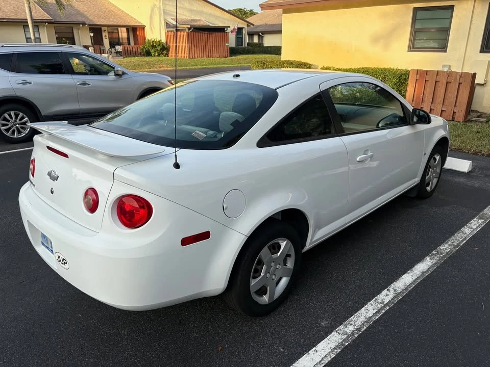 2008 Chevrolet Cobalt 2nd Gen - Image 2 of 10