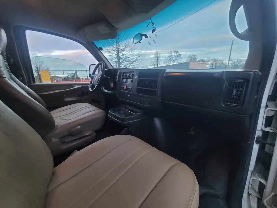 2008 Chevrolet Express - Image 7 of 15