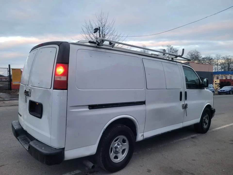 2008 Chevrolet Express - Image 4 of 15