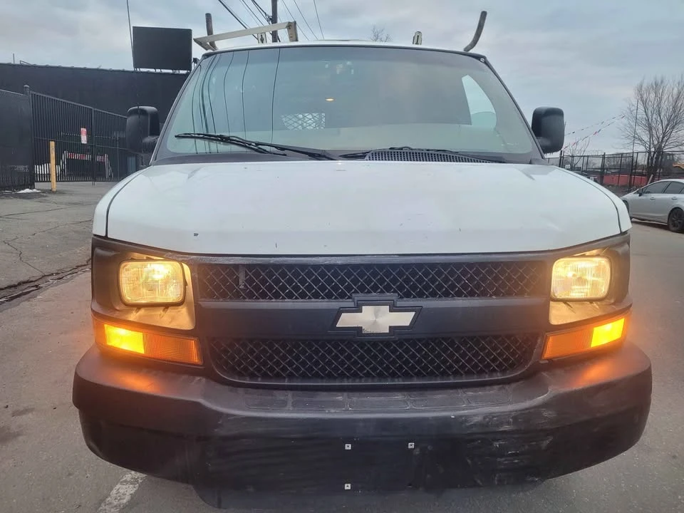 2008 Chevrolet Express - Image 11 of 15