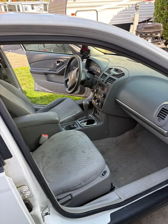 2008 Chevrolet Malibu - Image 8 of 11