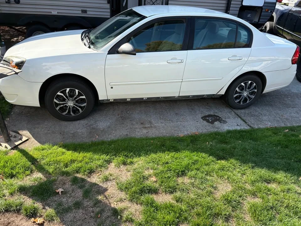 2008 Chevrolet Malibu - Image 2 of 11