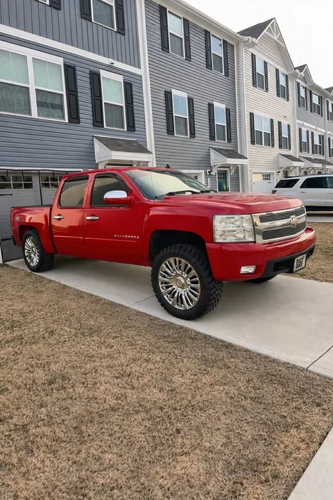 2008 Chevrolet Silverado 1st Gen - Image 2 of 10
