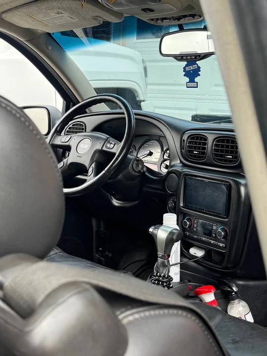 2008 Chevrolet Trailblazer - Image 2 of 3