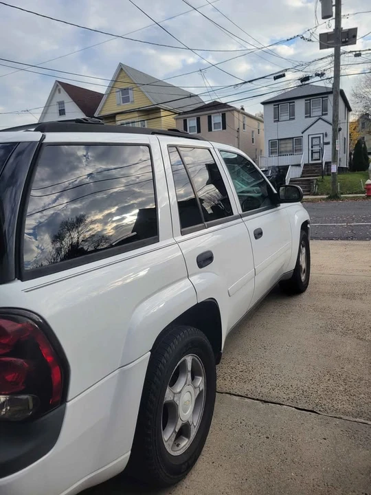 2008 Chevrolet Trailblazer - Image 2 of 8