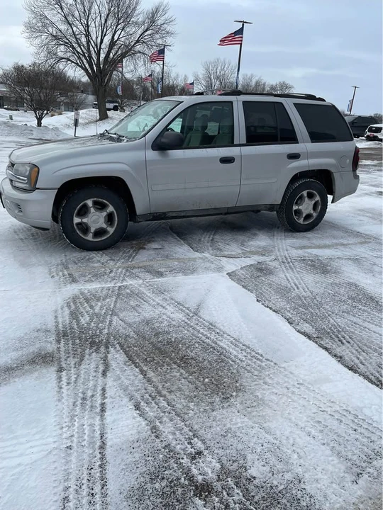 2008 Chevrolet Trailblazer - Image 2 of 12