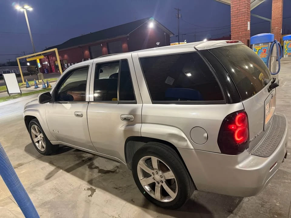 2008 Chevrolet Trailblazer - Image 2 of 9