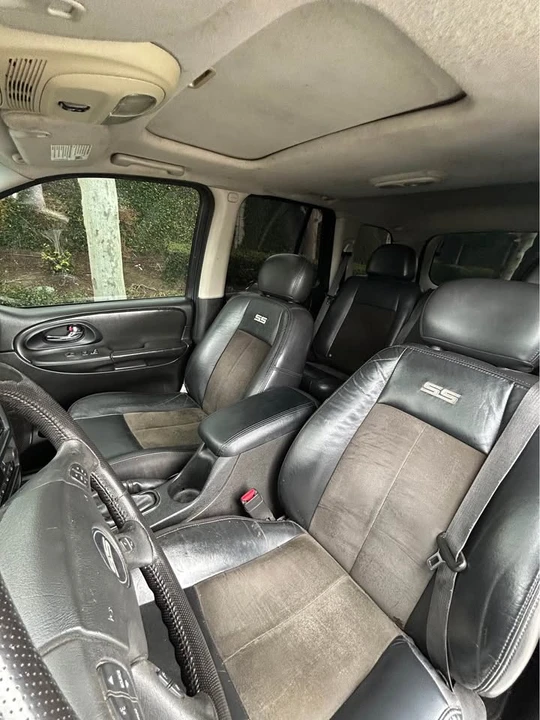 2008 Chevrolet Trailblazer - Image 2 of 3