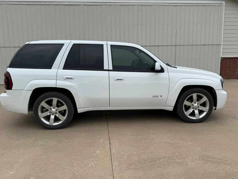 2008 Chevrolet Trailblazer - Image 2 of 8
