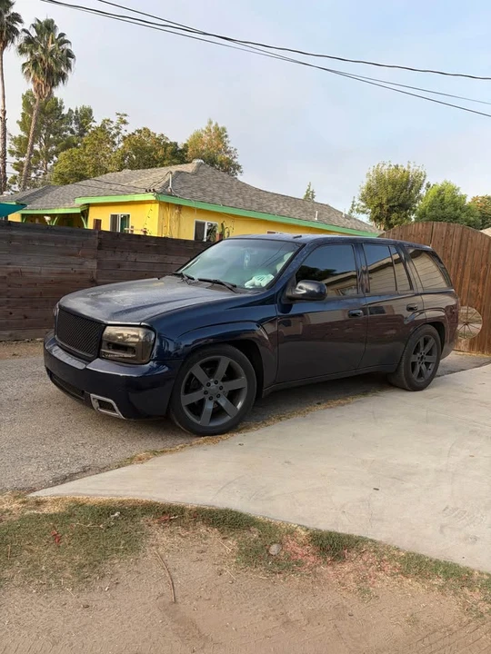 2008 Chevrolet Trailblazer - Image 2 of 3